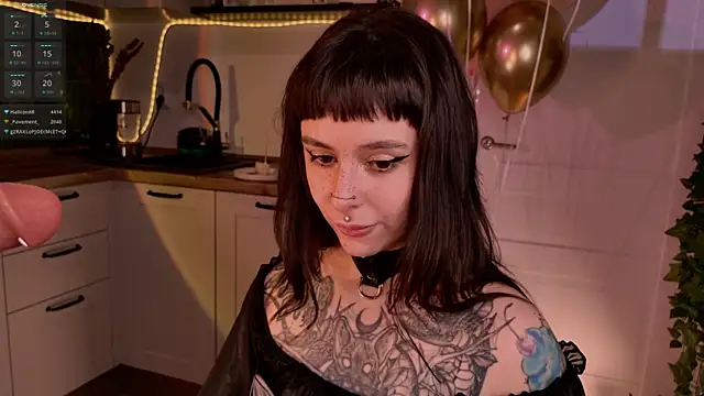 MichaellaMoon Adlı Modelin Canlı XXX Sohbeti