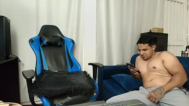 Chat XXX en directo de ema_abby