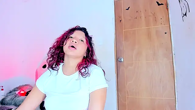 Emily_Coper18 Live XXX Chat