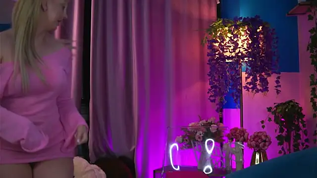 ElyssawetXX 网络视讯表演