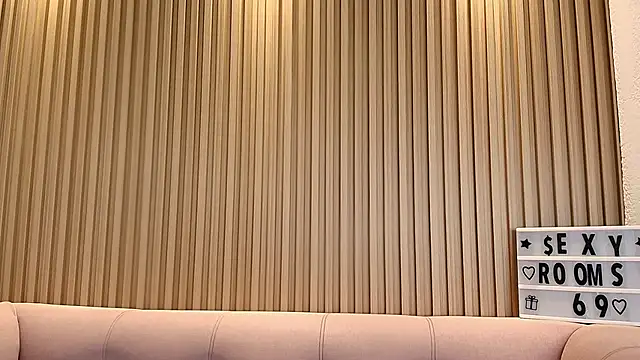 KamyGlam Adlı Modelin Canlı XXX Sohbeti