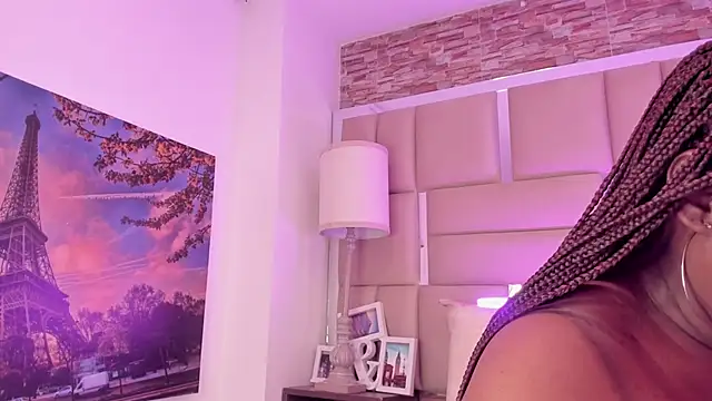 Czat XXX na żywo – ShaniaBrownn