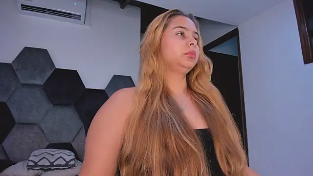 Czat XXX na żywo – MikaelaStone