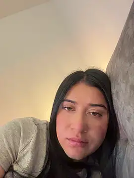 Chat +18 de KallyMyller1 ao vivo