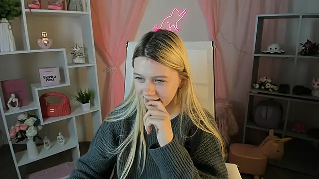 دردشة CelestineMauriac الجنسية المباشرة