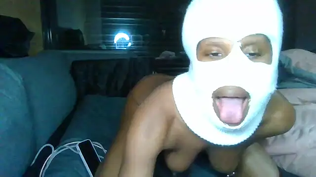 LabelleOnyx's Webcam Show