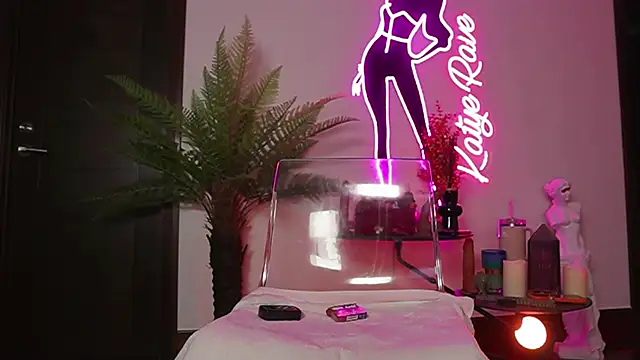 XXX chat uživo modela Katyerave