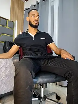 Oliver_bigblack_cock Chat XXX in diretta