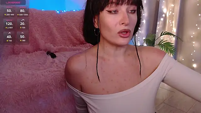 Zeeeme élő XXX-chatje