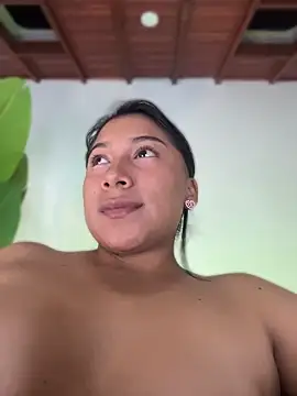 LinnaGardenia: онлайн-секс-чат