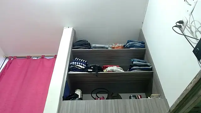 Chat XXX en directo de nicolle_milf1978