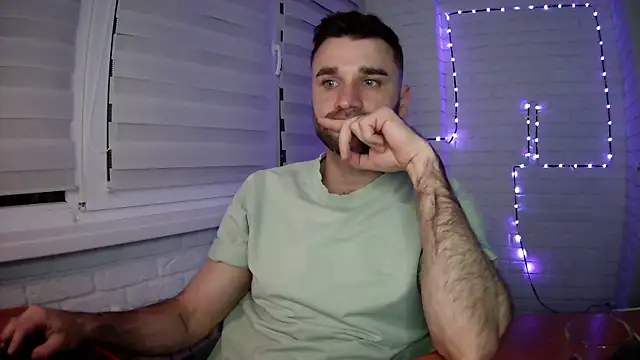 DaddySlava Chat XXX in diretta