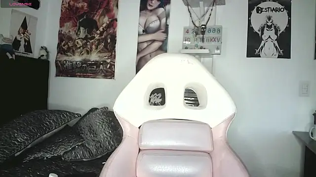 Pokazy przed kamerką – kiiler_queen