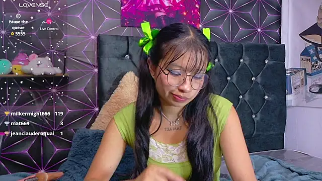 Kittytokio's Live XXX Chat