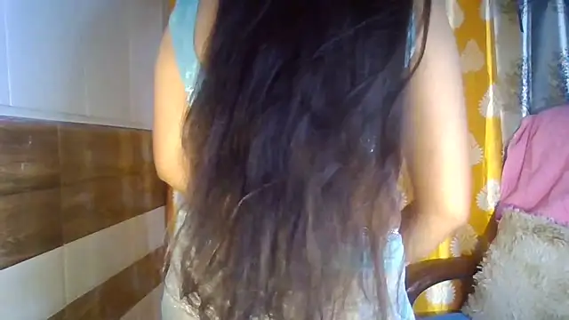 Cute_Arushii Adlı Modelin Canlı XXX Sohbeti