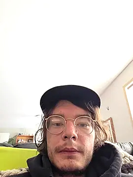 Show modela KinkyKittyBoy na web-kameri