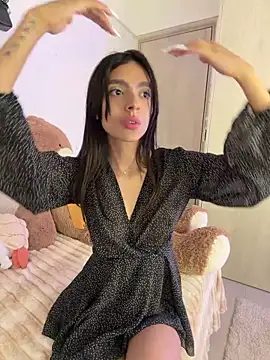 ZaraLuuv's Live XXX Chat