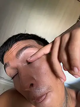 sendfer élő XXX-chatje