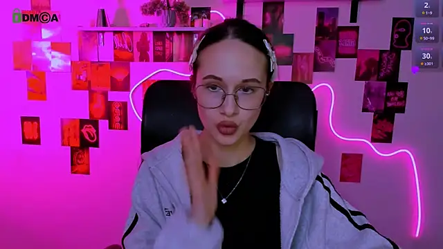 Онлайн чат XXX mona_cloud