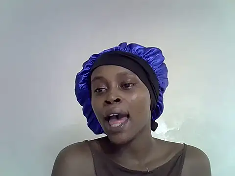 Rasta_tattooed Adlı Modelin Canlı XXX Sohbeti