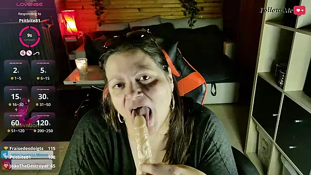 Diablesse4's Live XXX Chat