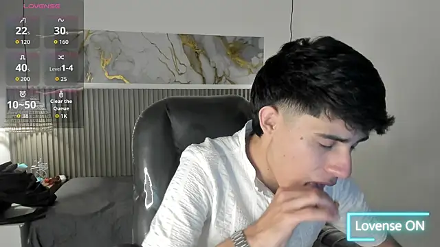 Dyla_n18 在線直播表演