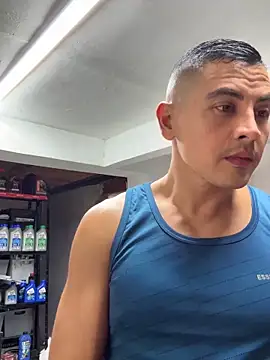 Paul22cm-'s Live XXX Chat