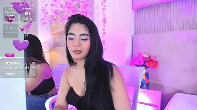 Pokazy przed kamerką – _kyraa_