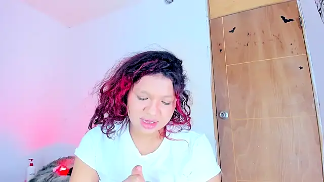 Emily_Coper18's Live XXX Chat