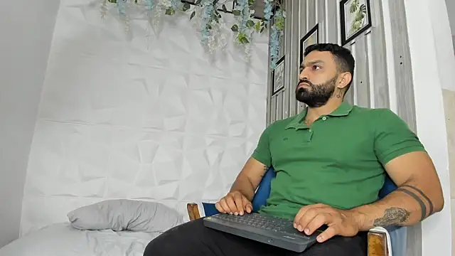 LeonidasKaiser 现场XXX聊天