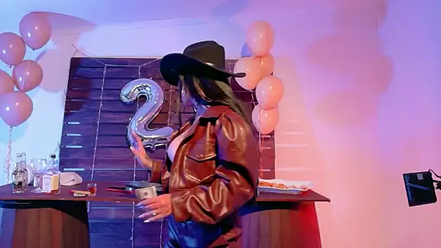 EmmyEvans1のライブXXXチャット