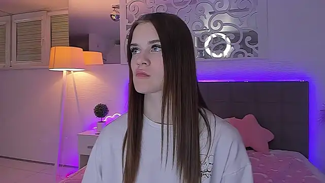 Chatroom XXX en direct de LuisaClover