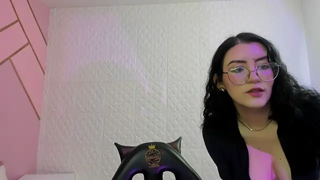 Violetaa_diazz élő XXX-chatje