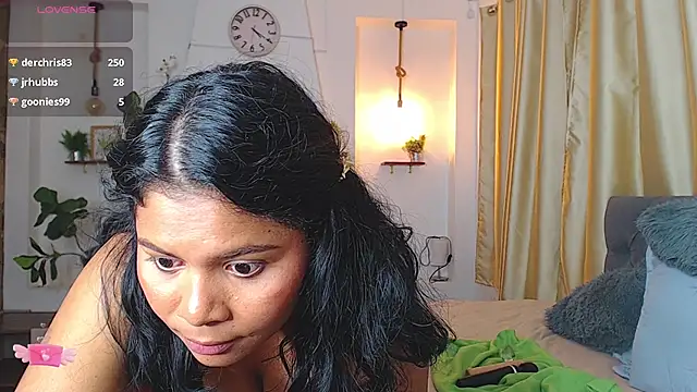 Emma_hassani Chat XXX live