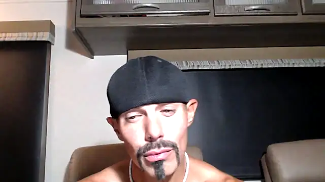 Pokazy przed kamerką – ThickD2C