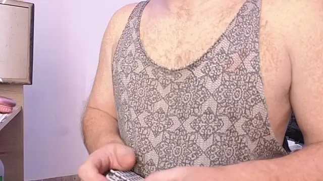 michacosio: διαδικτυακό σόου στην κάμερα