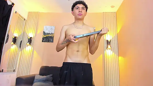 DesiresOfOlympus_ Show in webcam