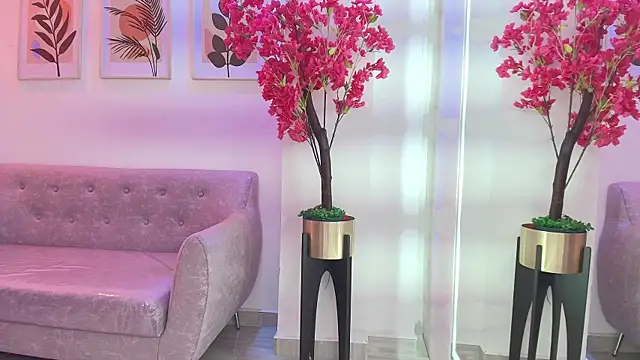 Anie_johnson Adlı Modelin Canlı XXX Sohbeti