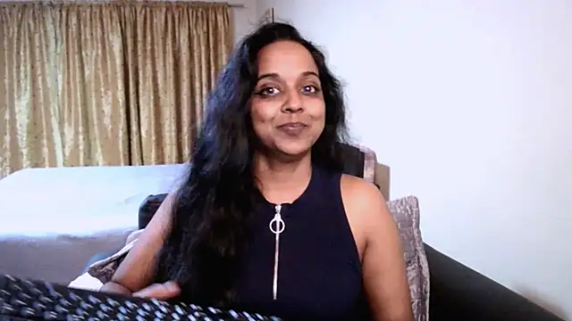 Ria_42 লাইভ XXX চ্যাট