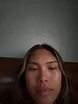 Alaia_River 在線直播表演