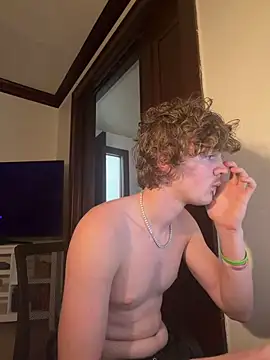 landen432: διαδικτυακό σόου στην κάμερα