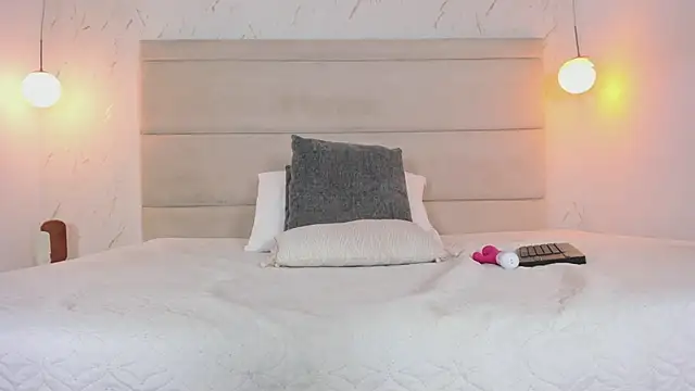 EvaaSinclair's Live XXX Chat