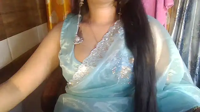 Cute_Arushii Adlı Modelin Web Kamerası Şovu