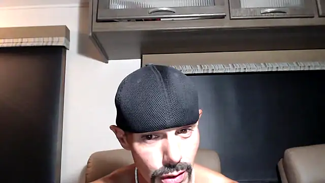 ThickD2C webkamerás műsora