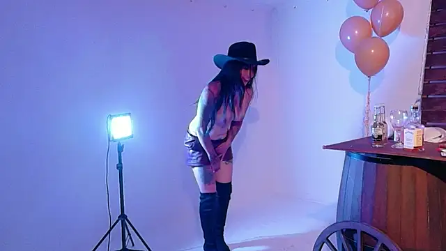 دردشة EmmyEvans1 الجنسية المباشرة