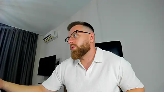 Findom_guyのウェブカメラショー