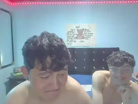 Show modela JARVENxblaze na web-kameri