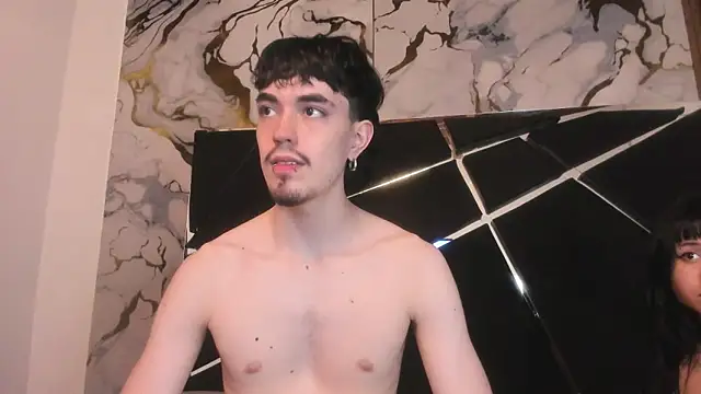 Couple_In_Heatのウェブカメラショー