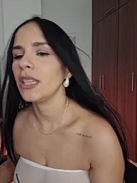 Онлайн чат XXX heyshaa