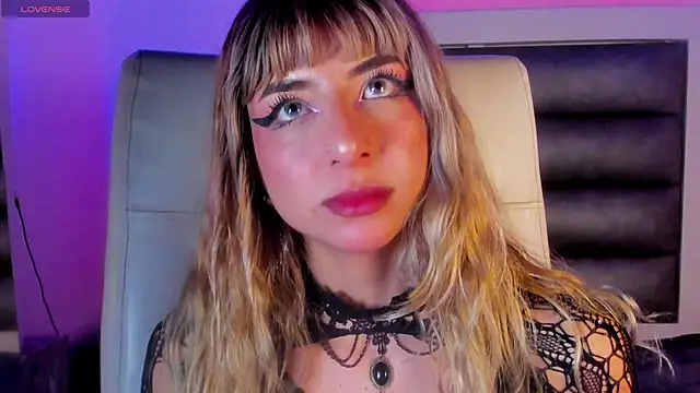 adhalee_js Live XXX-chat